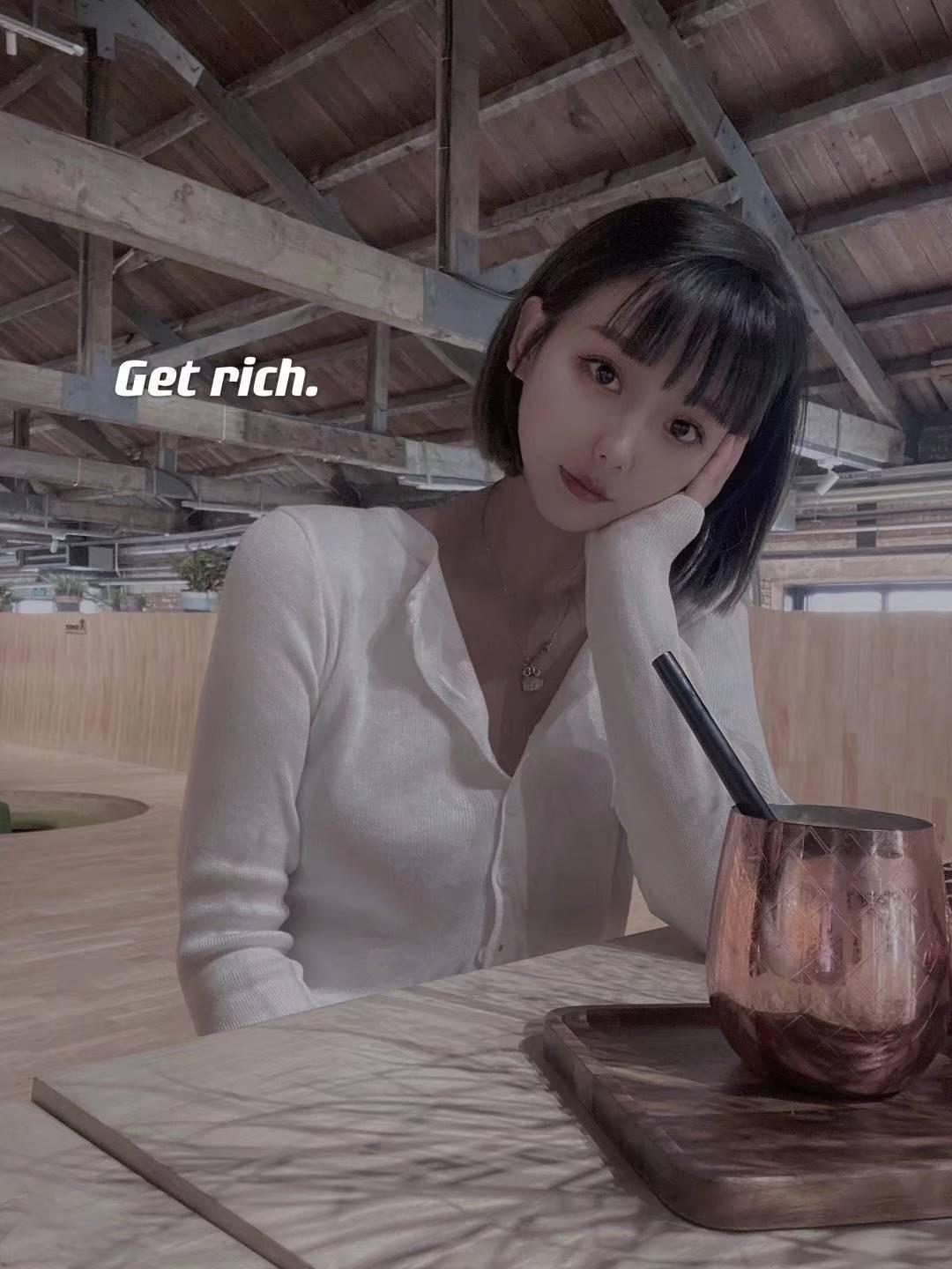 一个年轻女孩的工作室